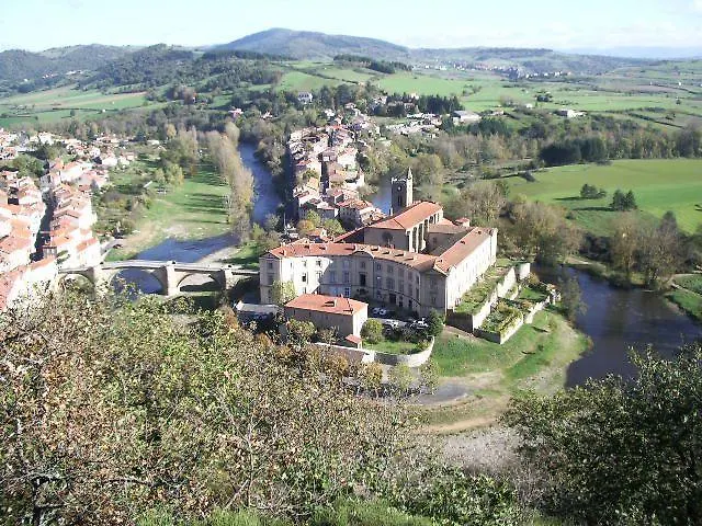 L\'Estaou location